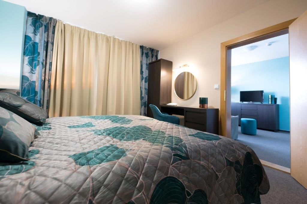 Hotel Zlaty Byk Rimaszombat Kültér fotó