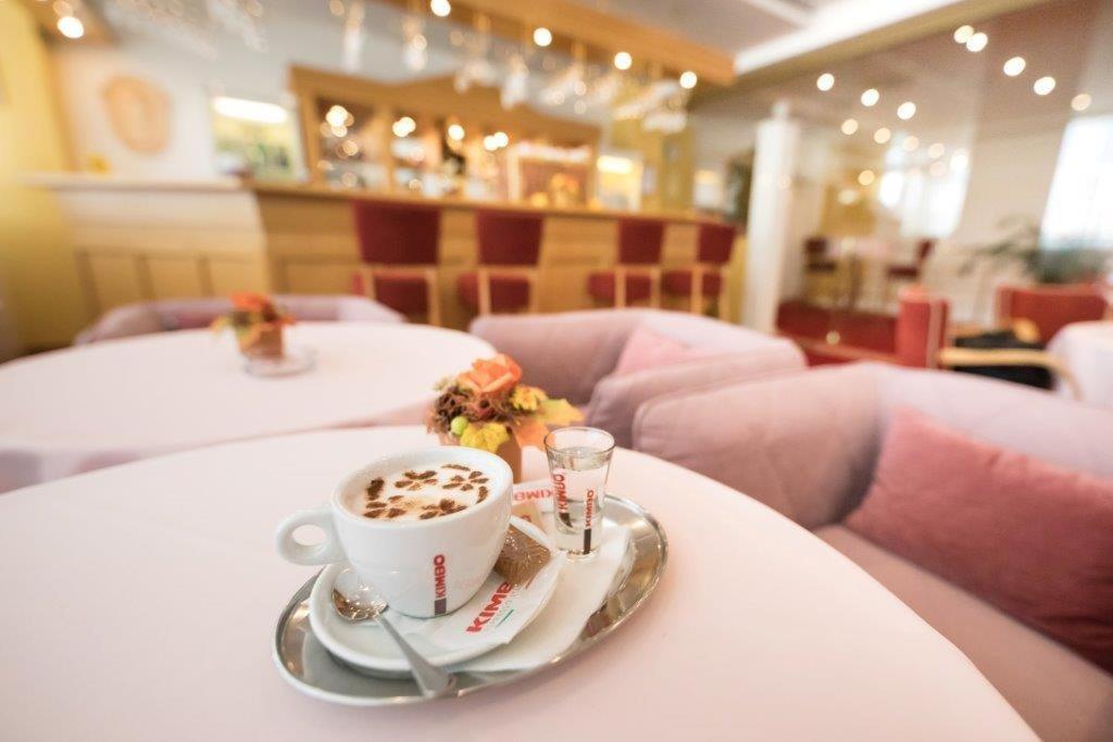 Hotel Zlaty Byk Rimaszombat Kültér fotó